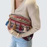 Banane femme avec pompon