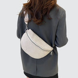 Grande banane en daim blanche